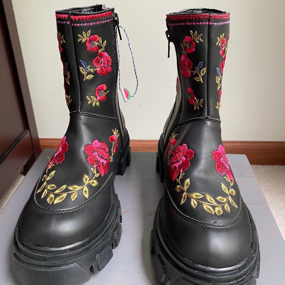 FARM RIO Women Floral Embroidery Boots - NEW NWOB - Picture 3 of 11